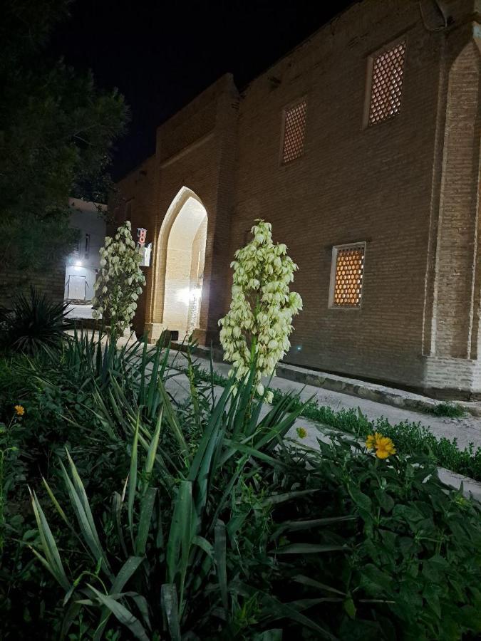 Mekhtar Ambar Hotel Бухара Екстериор снимка